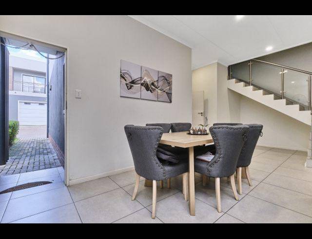 4 BEDROOM TOWNHOUSE FOR SALE IN SUNNINGHILL